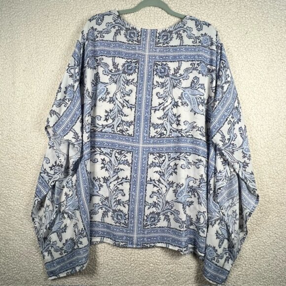 Michael Kors 3-Ring Flutter Top, Blue and White Florals, Size 3X - Picture 2 of 8